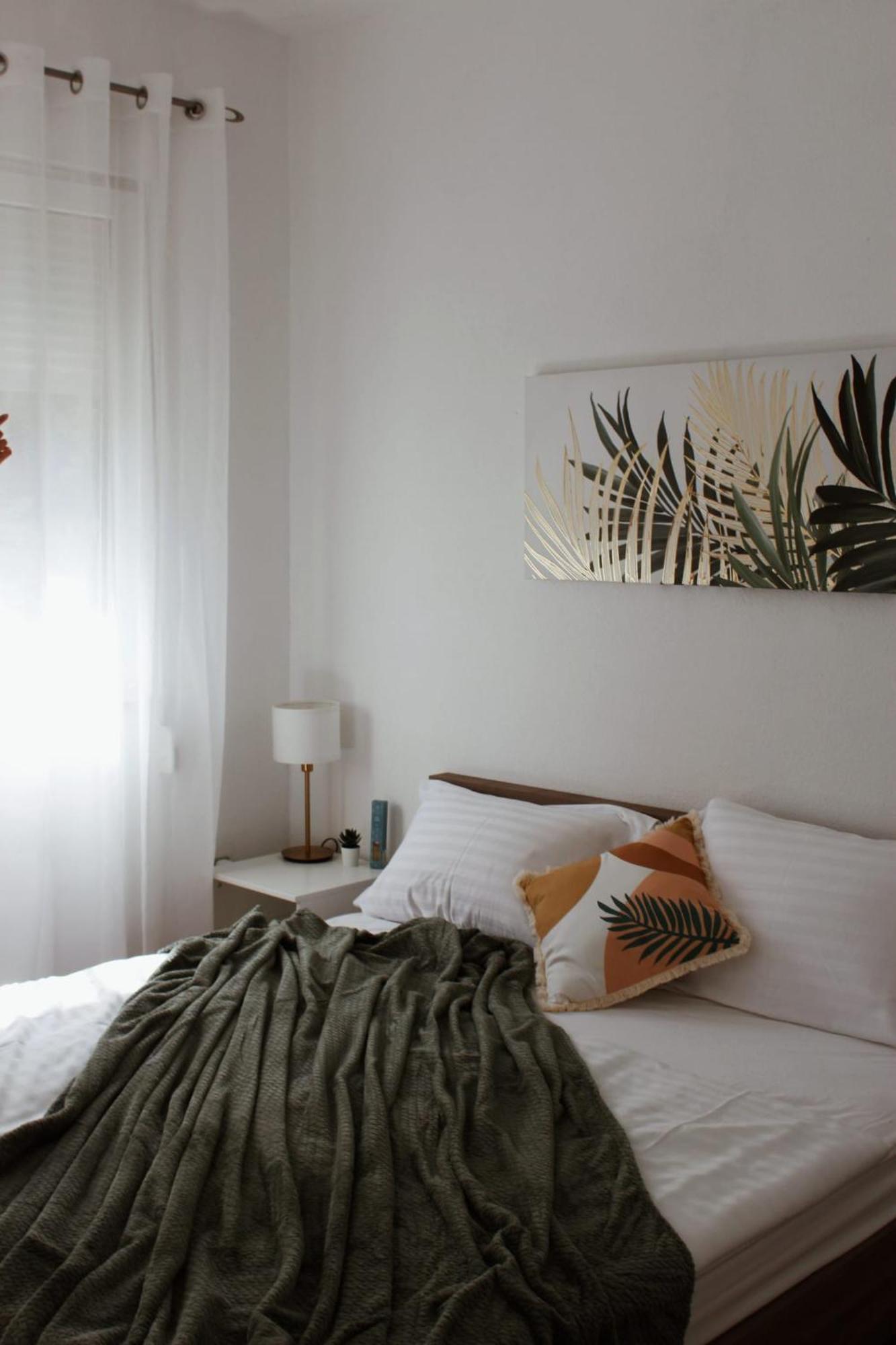 Urban Apartment *